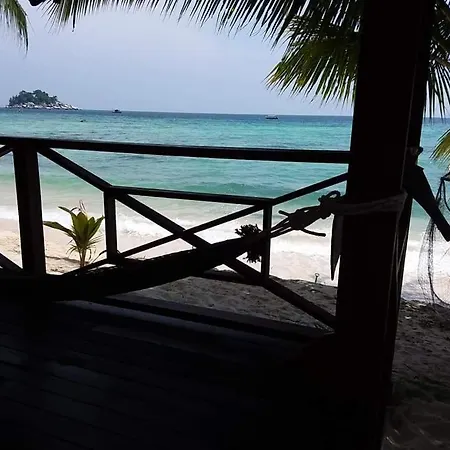 Ella'S Place Salang Tioman Kampong Ayer Batang Room photo