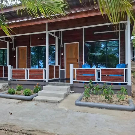 Ella'S Place Salang Tioman Kampong Ayer Batang Exterior photo