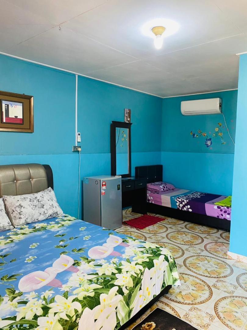 Ella's Place Salang Tioman Kampong Ayer Batang