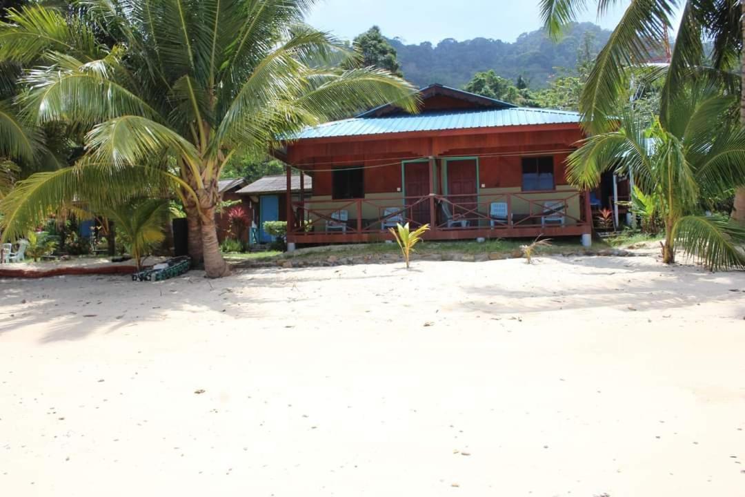 Ella's Place Salang Tioman Inn Kampong Ayer Batang