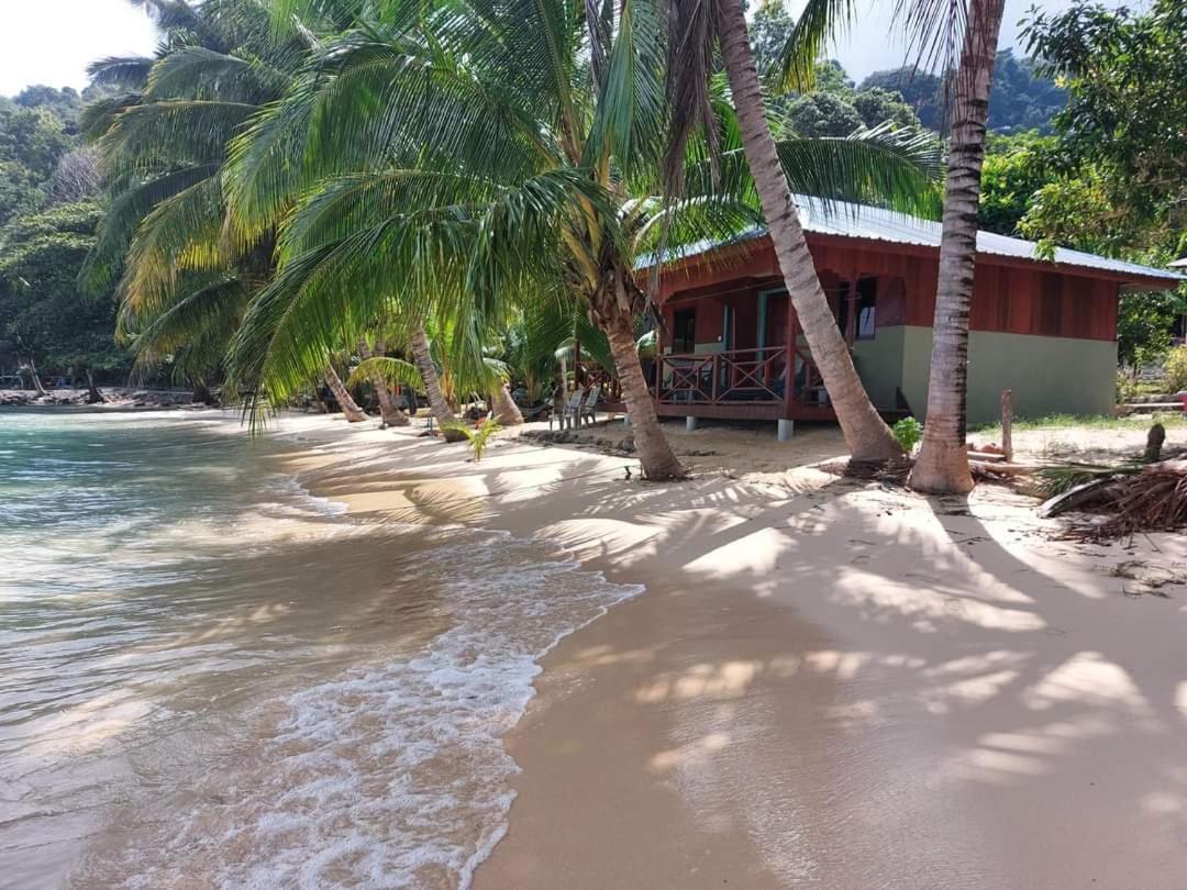 Ella's Place Salang Tioman Kampong Ayer Batang