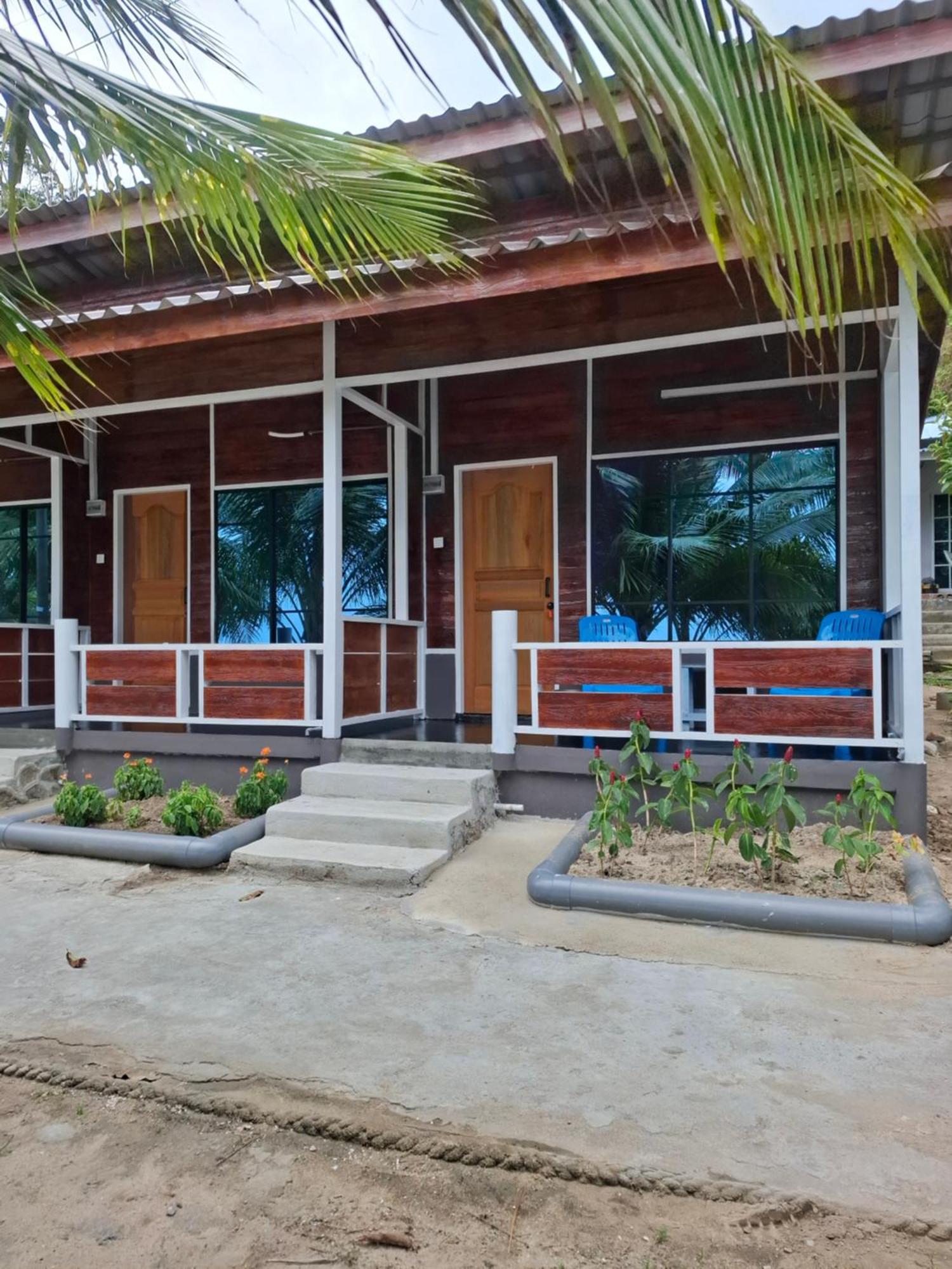 Inn Ella's Place Salang Tioman
