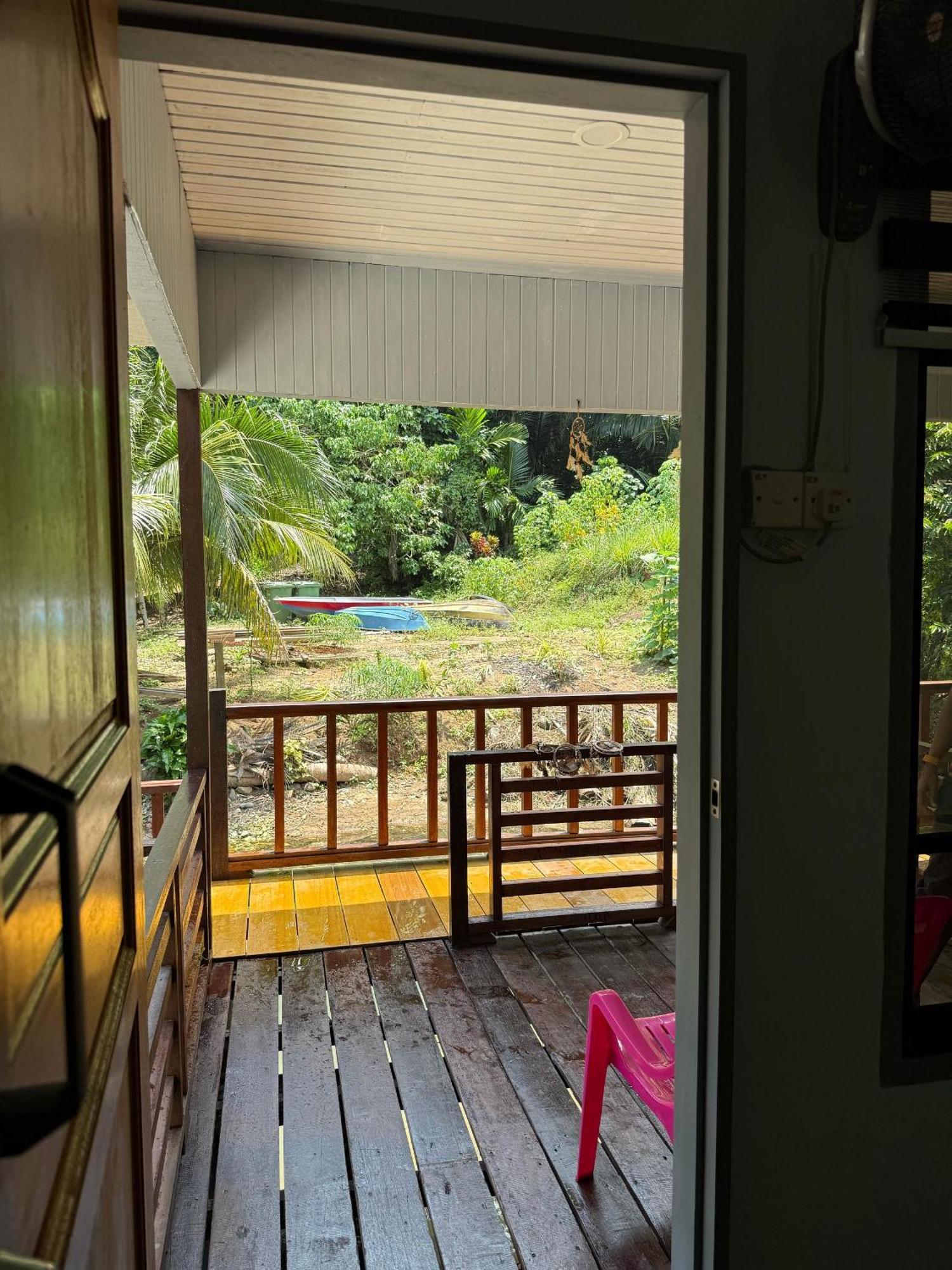 Penginapan Ella's Place Salang Tioman *