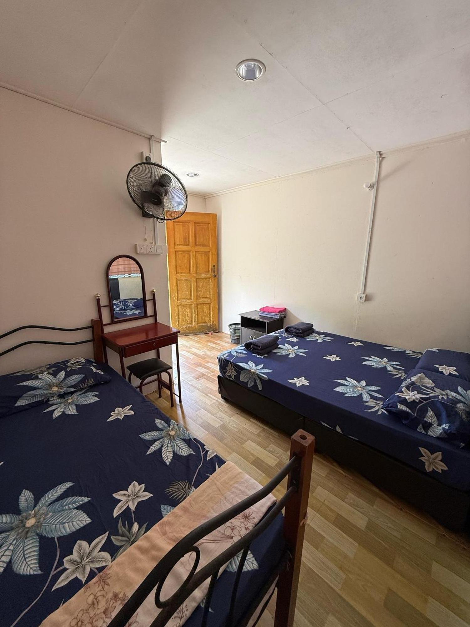 Ella's Place Salang Tioman Inn *