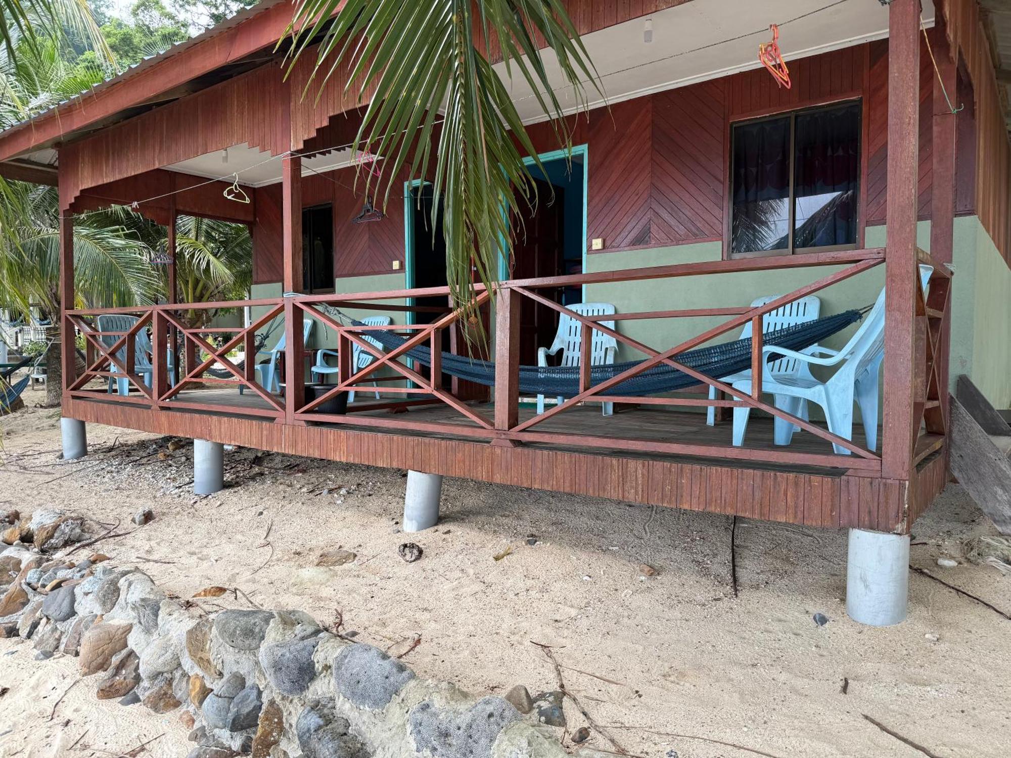 Penginapan Ella's Place Salang Tioman Kampong Ayer Batang
